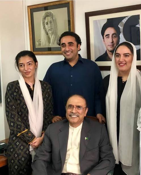 hamzajavedppp's tweet photo. Happy Birthday to a great father, husband, and leader, Asif Ali Zardari.

Your strength and wisdom inspire us in every role you fulfill. 

Many prayers, may Allah Pak bless you with good health and well-being.

Lots of love, care, and respect, President.  
♥️🫶🫡 https://t.co/zXG14DC4sa