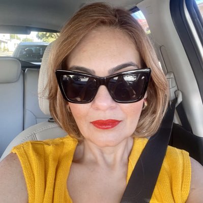 lucianagorayeb_'s tweet image. #NovaFotoDePerfil