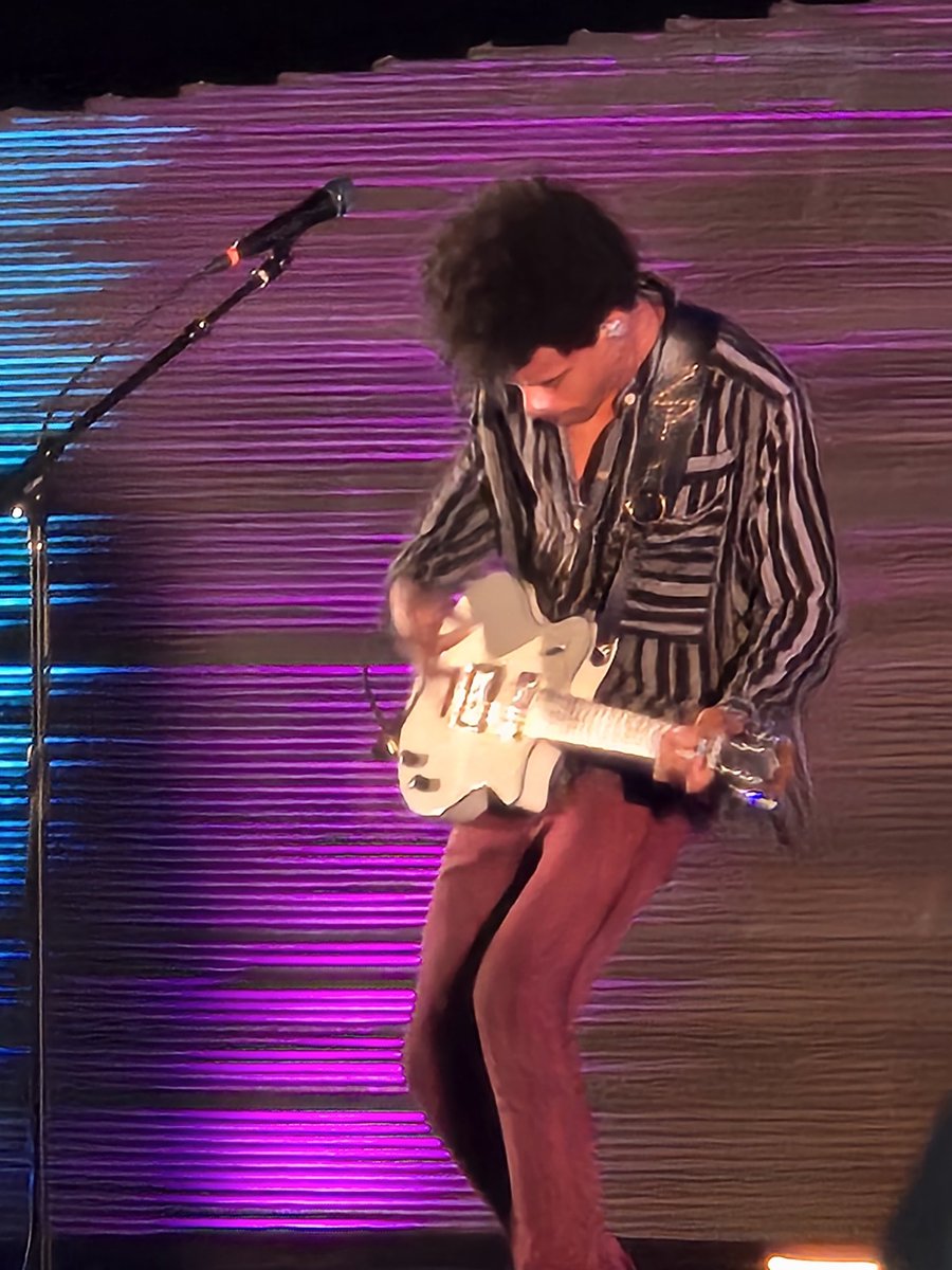 LouisValdez1's tweet image. @halfdreammusic and @zachperson performing at #TheDropIn @longcenter in #DowntownAustin, 2024. @ACL_RADIO  #BeautifulSkyline