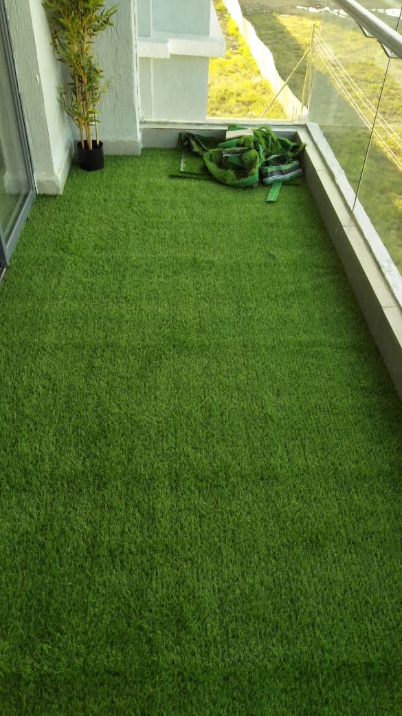 jamesnga91's tweet photo. @osoroKE Ecofriendly and Long Lasting Rubber backed with drainage hole Multipurpose: The green Turf is ideal for House decoration, home door entrance, garden, patio, pet area, etc You can enhance the appearance of your house or balcony using these beautiful Synthetic Grass Rug 0703914212 https://t.co/ZXa2RYE0LM