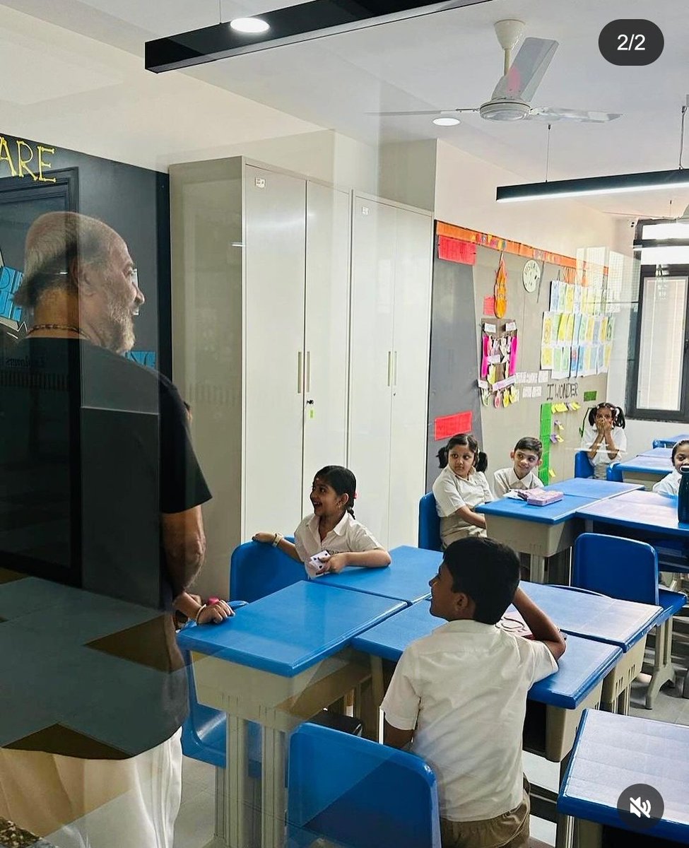 realrawrathesh1's tweet photo. Thalaivar latest photos with his Grandson! 😍💌

"My son didn't want to school this morning and super hero thatha took him to school himself you are the best in every role you play on and off screen my darling appa" @soundaryaarajni mam in insta 🤩🔥🔥

#Vettaiyan #Coolie https://t.co/CRjNr7DQIF