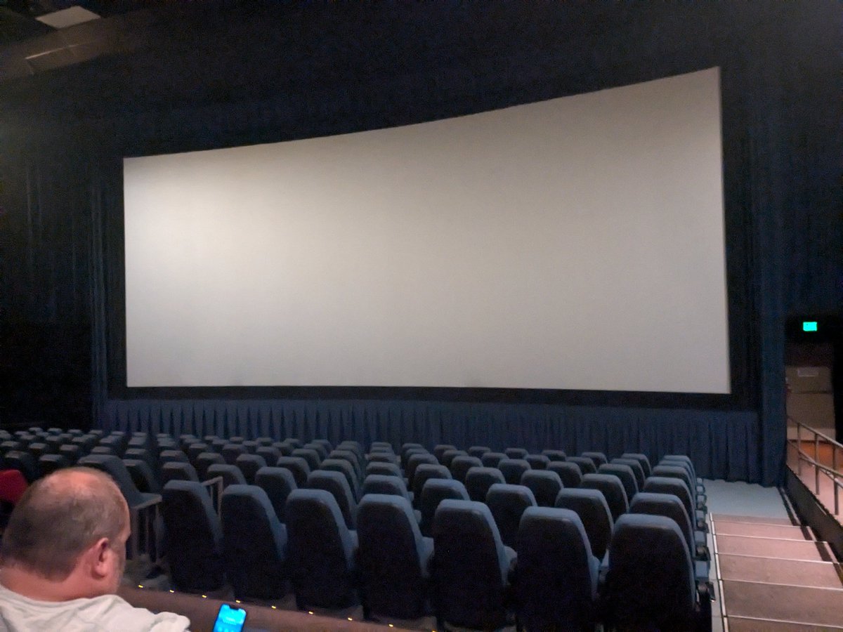 mackenzie_hearp's tweet photo. @TheDenofNerds Power went out in my theater 20 minutes in and took another 30 min to get the video back up. It was a good time though https://t.co/2omRxM5WBf