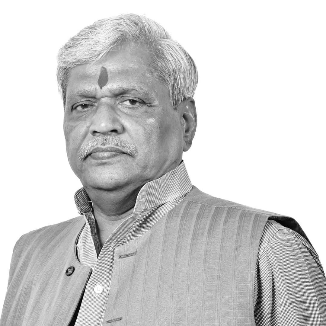 pradeepubjp's tweet photo. विनम्र श्रद्धां���लि !!!

भारतीय जनता पार्टी के वरिष्ठ नेता @BJP4MP  के पूर्व प्रदेश अध्यक्ष आदरणीय श्री प्रभात झा जी के निधन का अत्यंत दुखद समाचार प्राप्त हुआ ।।

ईश्वर, दिवंगत आत्मा को अपने श्रीचरणों में स्थान एवं इस दुख की घड़ी में परिवारजनों को संबल प्रदान करें। 
ॐ शांति🙏 https://t.co/ZF6CyQiHdy