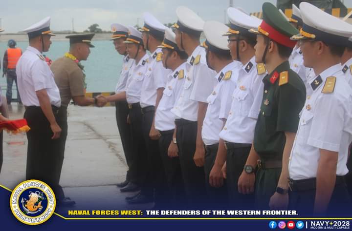 NFW_PN's tweet photo. Successful 7th Philippine Navy – Vietnam People’s Navy 
Personnel Interaction Held on July 10, 2024 at Southwest Cay (Pugad Island).

Read more: https://t.co/E2uO8z3y2L

#DefendersoftheWesternFrontier
#SupportyourPHNavy
#ModernandMultiCapablePHNavy
#AFPyoucanTRUST
#cmopalawan https://t.co/9yZbVkuG7G