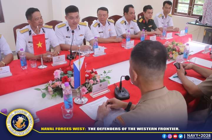 Successful 7th Philippine Navy – Vietnam People’s Navy 
Personnel Interaction Held on July 10, 2024 at Southwest Cay (Pugad Island).

Read more: facebook.com/share/p/BkYvMU…

#DefendersoftheWesternFrontier
#SupportyourPHNavy
#ModernandMultiCapablePHNavy
#AFPyoucanTRUST
#cmopalawan