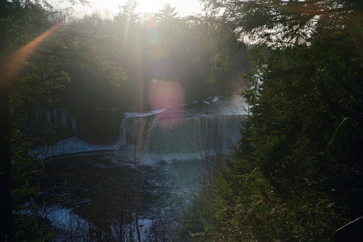 SilverFire15's tweet photo. From March. Fuji 400. https://t.co/F88iltlMYH