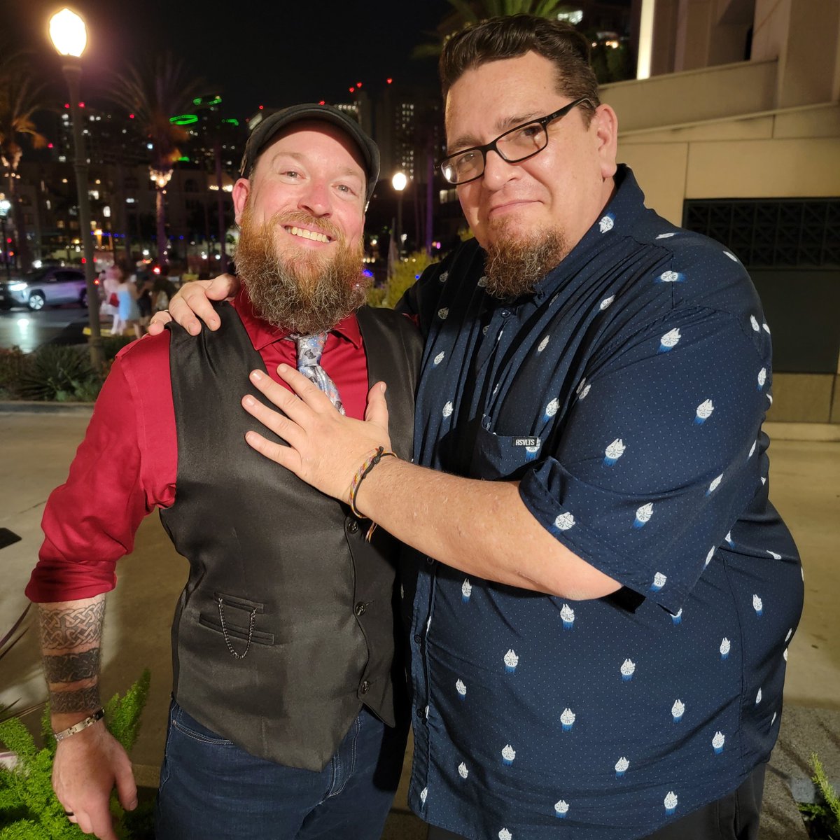 MattShamrock's tweet photo. Torgue from Borderlands. Mr Satan from DBZ. Blackbeard from One Piece.
The one and only Chris Rager @ragercoaster is here at SDCC, and SIGNING AUTOGRAPHS on Friday from 10-2:30 in the Sails Pavilion!! Make sure you stop by!
#SDCC2024 #torgue #BorderlandsMovie #Borderlands #DBZ https://t.co/dOWFmnInNu