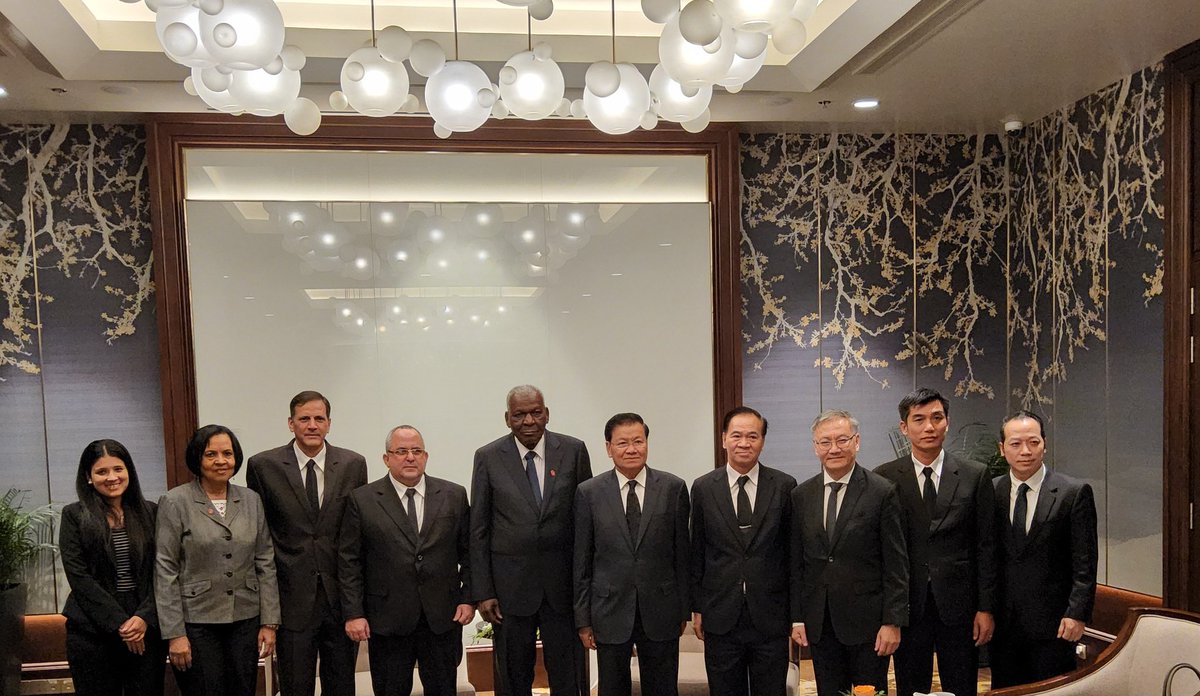 En Desarrollo | Fraternal y amistoso intercambio sostiene en Vietnam Esteban Lazo, presidente de <a href="/AsambleaCuba/">Asamblea Nacional Cuba</a>, con Thongloun Sisoulith, secretario general del Partido Popular Revolucionario Lao y presidente de la República Democrática Popular #Lao