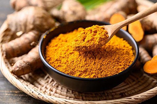 CloudFeasta's tweet photo. Do you know? 
Many Indian dishes are known for their health benefits, thanks to the use of spices with medicinal properties. For example, turmeric contains curcumin, which has anti-inflammatory and antioxidant properties. #TurmericBenefits #TranditionalRemedy https://t.co/vMDKxhvX1I