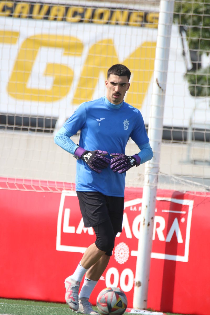 Entrenamiento finalizado en esta primera semana de entrenamientos 🔛

A afrontar el partido en Valdebebas  ⚪️

#SoñamosDespiertos
#VamosIllescas