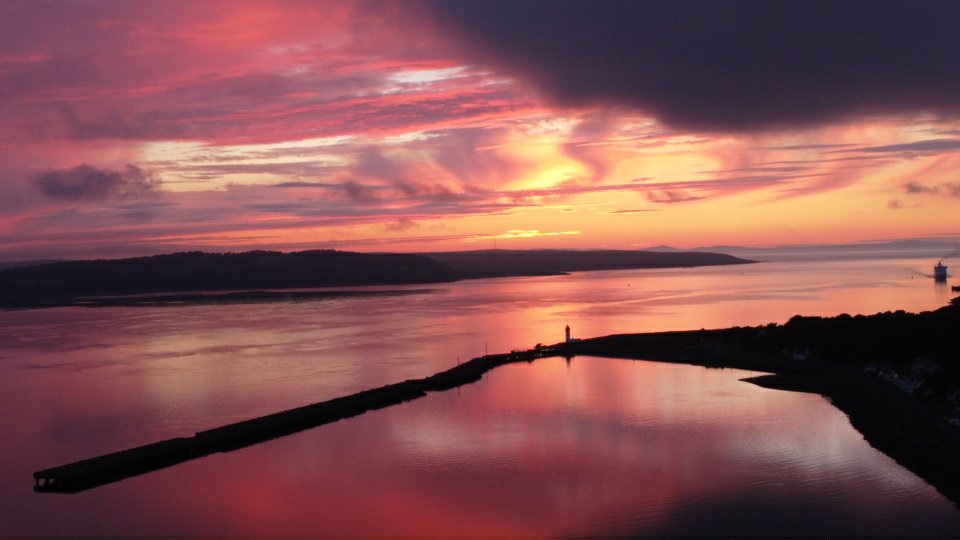 Darkskypark's tweet image. 4K Photography of "Sunset Over Lochryan" in South West Scotland, 
#Cairnryan.
Dumfries and Galloway.
Picture by @Dg9Drones Alastair .
#DiscoverDumfriesAndGalloway.
Pulse2PulseUK Networks.
#DigitalMediaScotlandUK ©