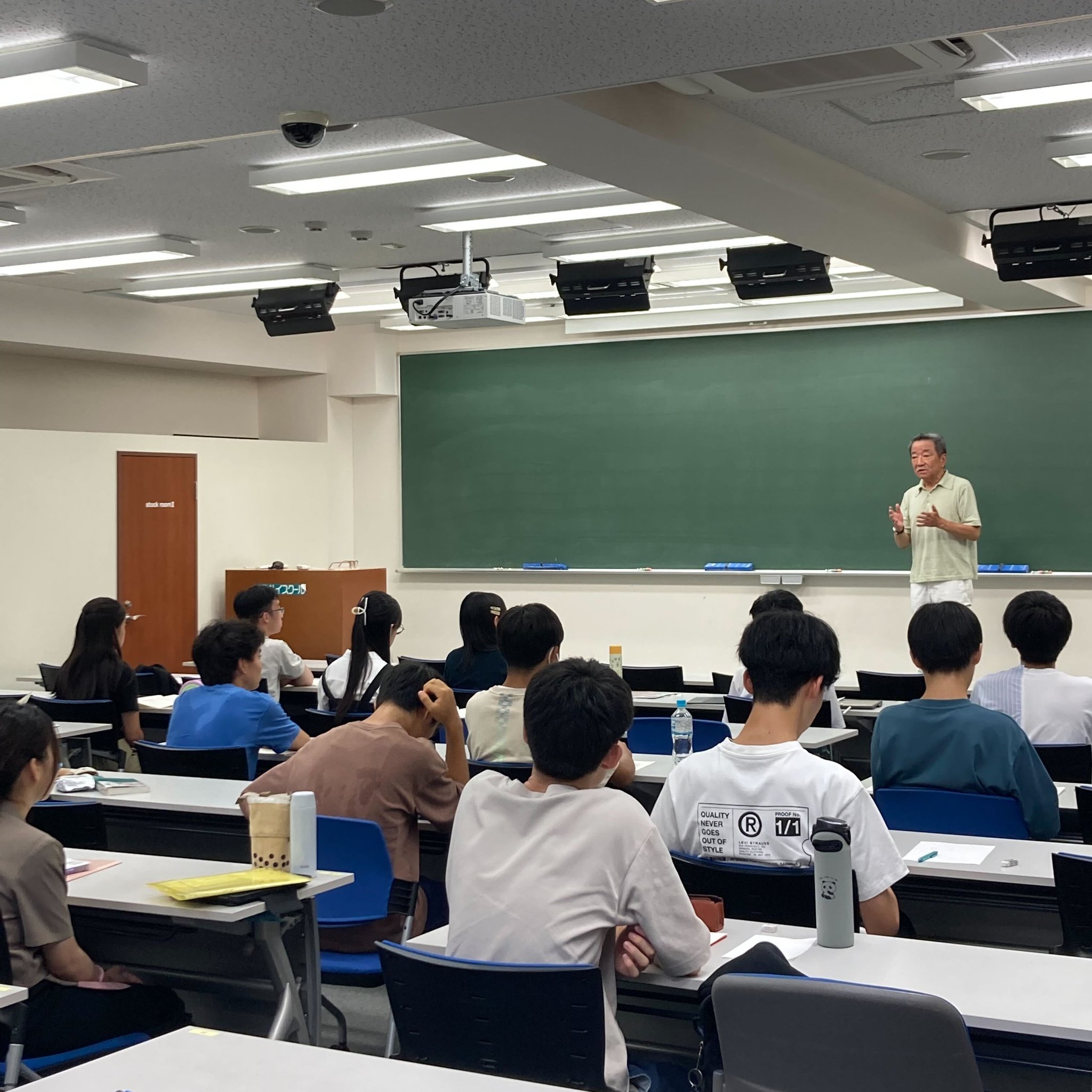 GTZ-9vCagAIYB0u.jpg:large