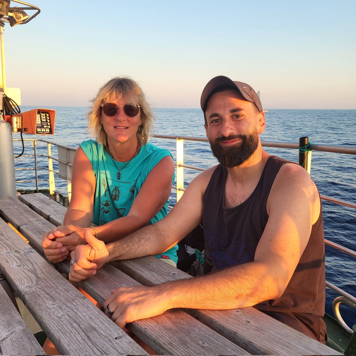 We now have a WiFi signal onboard the Handala and are going to try to do an Instagram Live at 12pm Irish time today. 

You can watch here: instagram.com/graceforeurope…