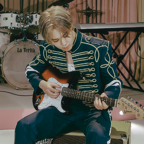AboutMusicYT's tweet photo. 'Who' by Jimin of BTS debuts at #1 on Spotify Weekly Top Songs Global with 56.8M streams. https://t.co/a5o3ZBYZQj