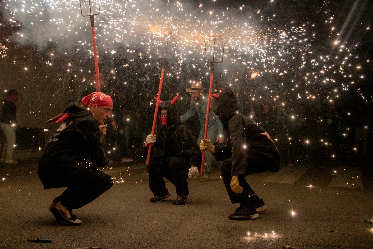 FM LA TORRETA 2024‼️

Gràcies a tothom que ens acompanya cada any! Sou espectaculars 🥰
📸 <a href="/alexportabella/">Alex Portabella</a> 
#diableslaroca #culturacatalana #correfocs #larocadelvallès #larocadelvallèscrema #tabals #música #tabalslaroca #foc #laculturaensfalliures #música #dorigenpunki