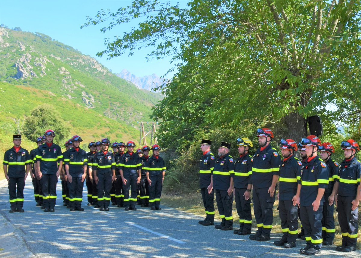 UIISC5CORTE's tweet image. #DevoirDeMémoire 36 ans déjà, notre camarade #sapeursauveteur SLT LAPEYRE disparaissait en donnant sa vie pour protéger celles des autres. Sacrifice ultime lors de la lutte contre un 🔥de🌲🌳commune #Castirla @sis_2b @VilleCorti @Prefet2B @SecCivileFrance 
#Servepersalva