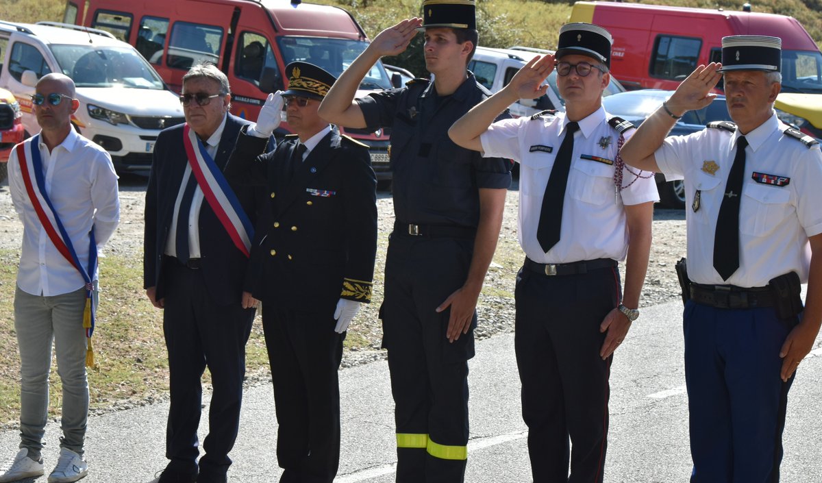 UIISC5CORTE's tweet image. #DevoirDeMémoire 36 ans déjà, notre camarade #sapeursauveteur SLT LAPEYRE disparaissait en donnant sa vie pour protéger celles des autres. Sacrifice ultime lors de la lutte contre un 🔥de🌲🌳commune #Castirla @sis_2b @VilleCorti @Prefet2B @SecCivileFrance 
#Servepersalva