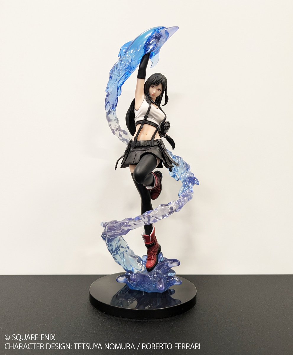 最後のくじを引いた方へプレゼントするエンド賞は、ティファ・ロック