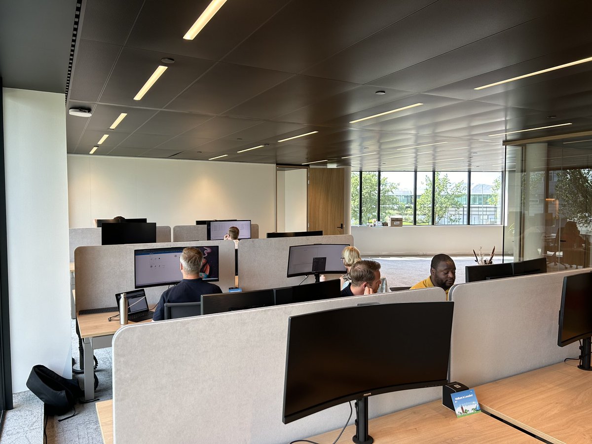 Vandaag is #Fikss ingetrokken in DotNL: de AFAS campus! Prachtig nieuw kantoor voor partners, dienstverleners en ander gerelateerde organisaties aan <a href="/AFAS/">AFAS Software</a>. #succesbehaaljesamen