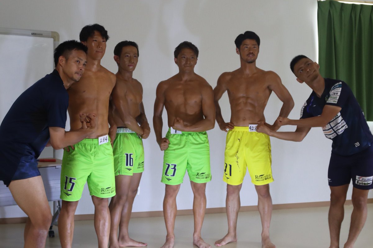 VondsTeam's tweet photo. 【広報】
🎬Youtube公開🎬

選手たちのオフを追うYoutube企画【OFF-CHANNEL】

今回は「〜鍛え上げられた筋肉を披露〜 Mr.VONDSpia」をお届けします💪🏋️
VONDS市原FCナンバーワンの筋肉王は誰だ⁉️
ぜひ予想しながらご覧ください!!!

✅視聴はこちらから
https://t.co/KXwzvUtAOU

#Vonds
#vonds市原
#超える