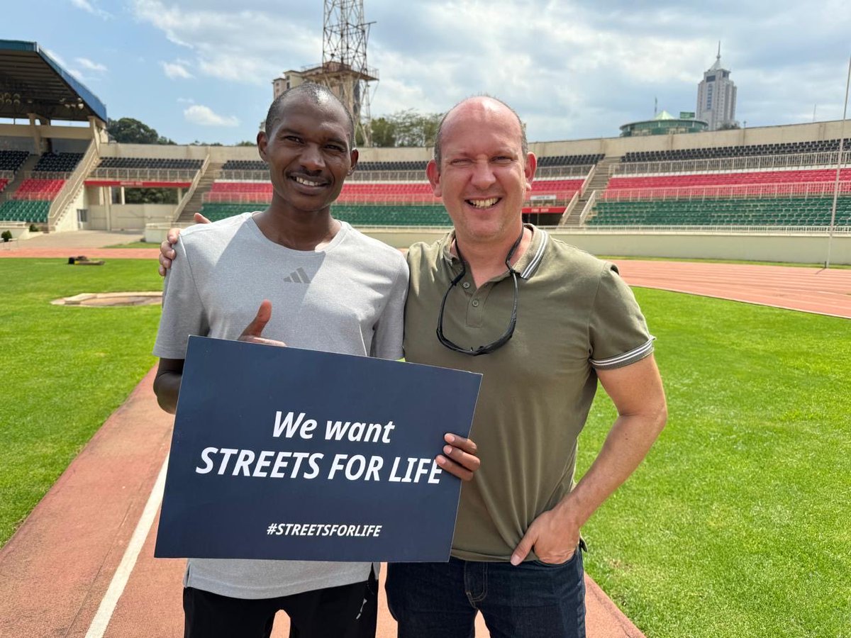 During his final prep for <a href="/Paris2024/">Paris 2024</a>
Alexander Mutiso Munyao gave his time to campaign with us ⁦<a href="/FIAFdn/">FIA Foundation</a>⁩ @olivanalwadda He wants #streetsforlife #roadsafety for every young person worldwide. He ran 3km each day to school start of a journey to stardom. <a href="/OlympicsKe/">TeamKenya</a> #TeamKenya