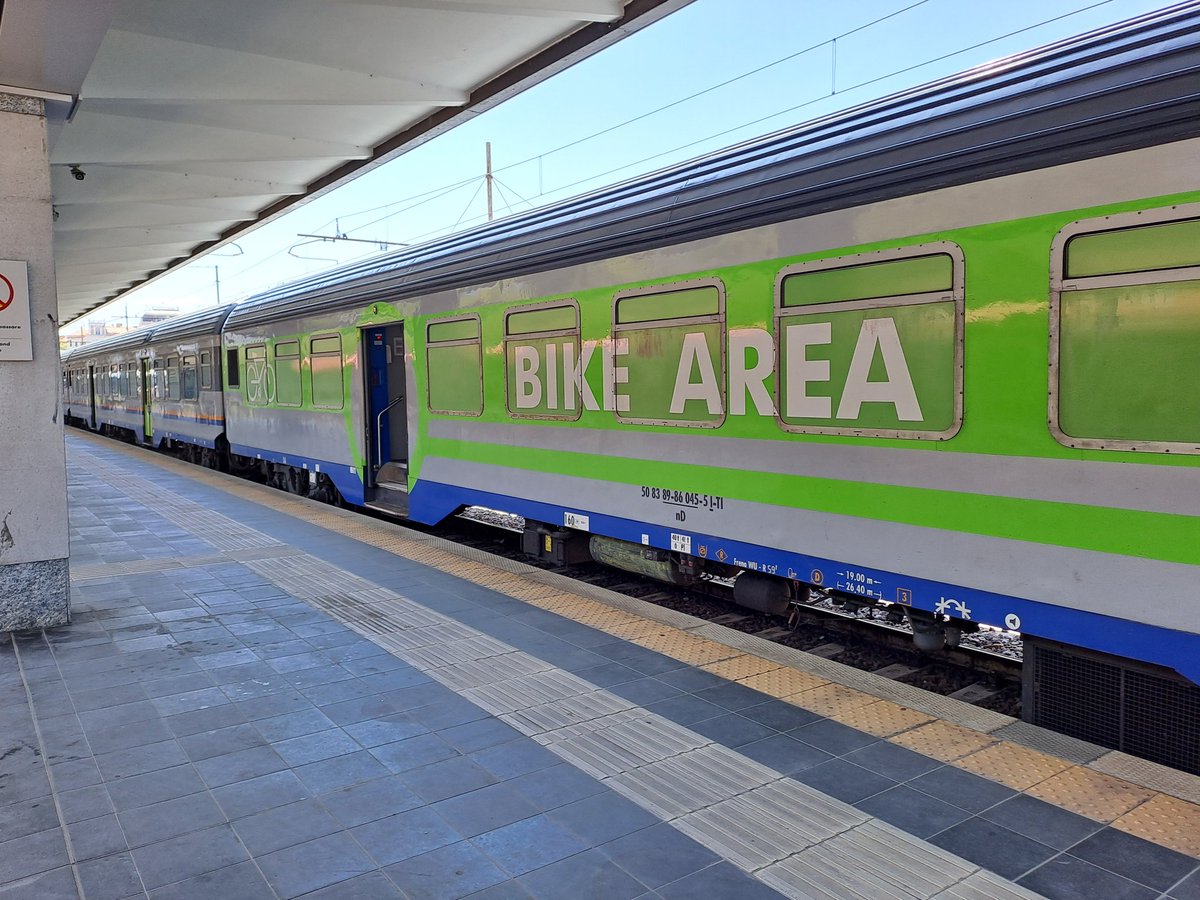 Geht doch, ein Wagen für Velos ist  doch gar nicht so kompliziert zu bewerkstelligen. #Trenitalia schafft das.