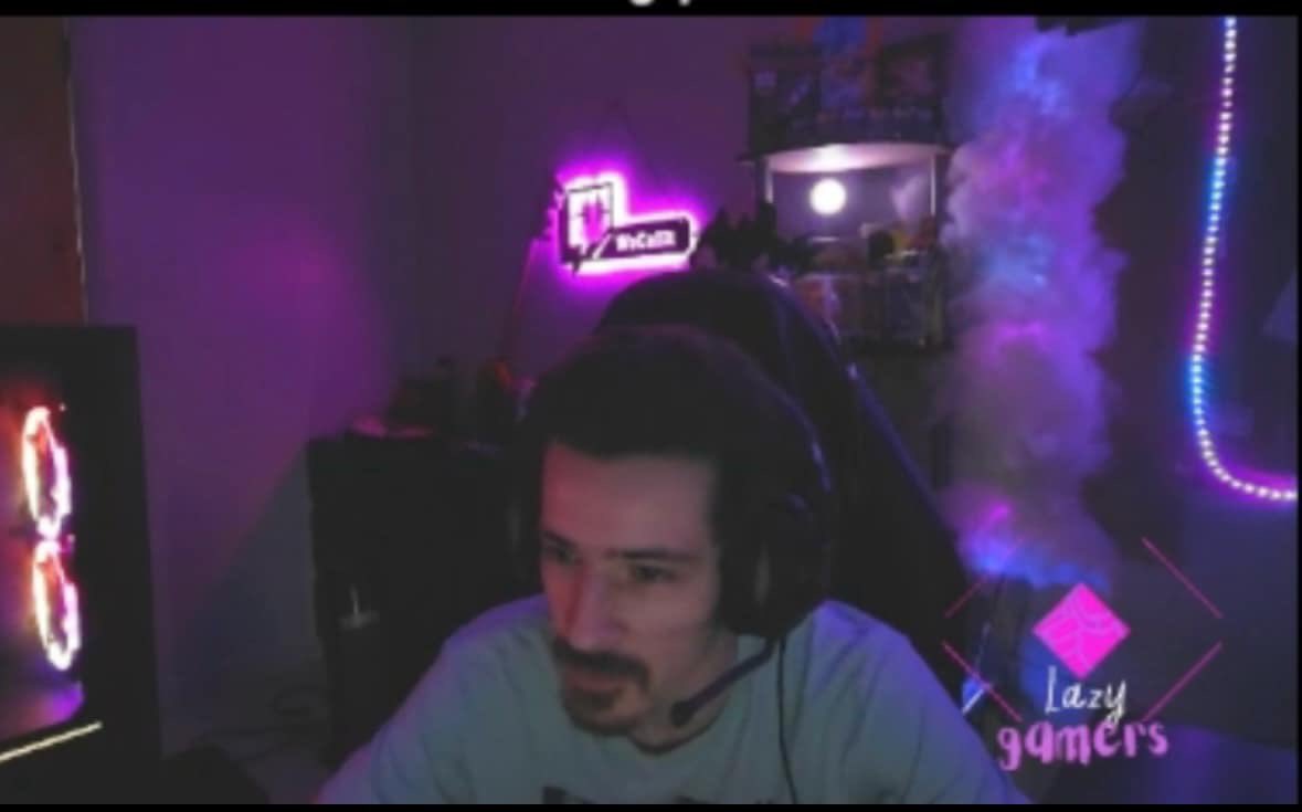 WeCallit__'s tweet photo. Come by 3pm I’ll be live on twitch tell me what yall want from my stream I wanna be able to entertain you guys and be locked in love yall💜🙏 #fyp #twitch #streamer #followmeontwitch #funny #Gamer #gaming #internet #post #redbull #TikTok #decoration #vibes #x #wecallit #fypage https://t.co/s4M5lCoOsb