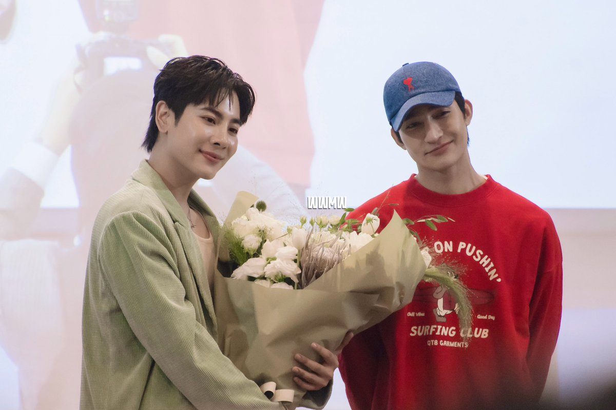 Wwmw0804's tweet photo. 「男孩們 來約我 一般送花」
#WonderProjectForMix26BD
#WonderMIXLand
#เอิร์ทมิกซ์ #EarthMix
#mixxiw @wixxiws
#Earthpirapat @Earth_Pirapat https://t.co/55JfAchGnB