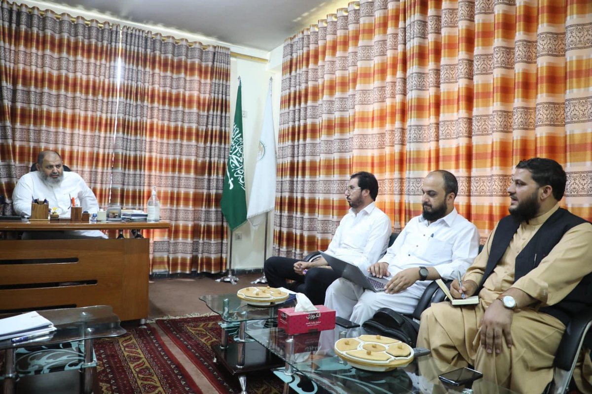 1/2 وقّع مركز الملك سلمان للإغاثة والأعمال الإنسانية KSRelief برنامجا تنفيذيا مشتركا مع منظمة البحوث وتنمية المجتمع العالمية (ORCD Global) وذلك لتوزيع مساعدات ايوائية والمواد غير الغذائية للأسر النازحة جراء الفيضانات والكوارث الطبيعية الأخيرة، وبموجب الإتفاقية سيتم توزيع الخيام