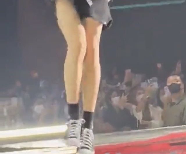 Anime girls’ leg 🥺🫴🏼