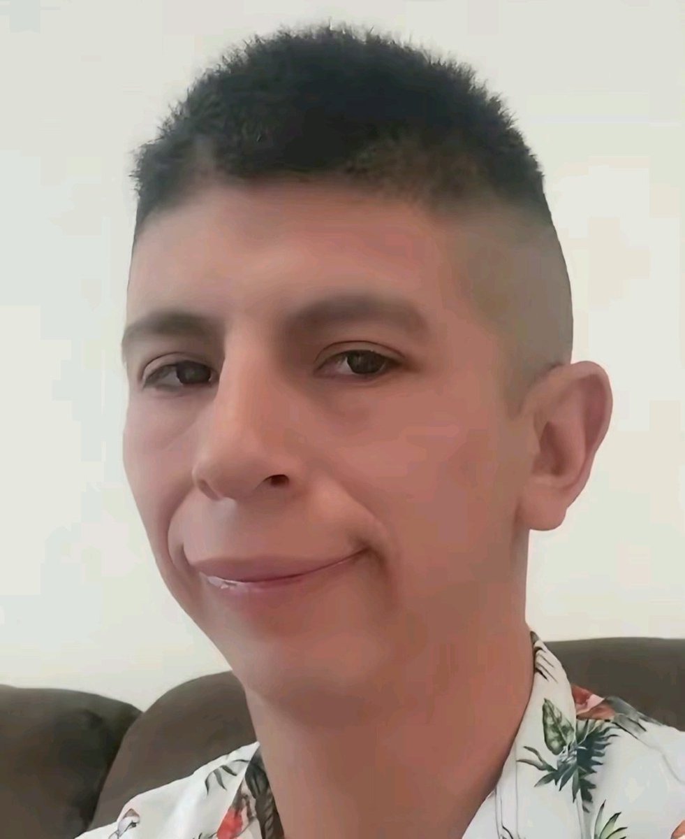 Diegq07's tweet photo. Si se parece al tiburoncin veda https://t.co/zTuuZPdj2R