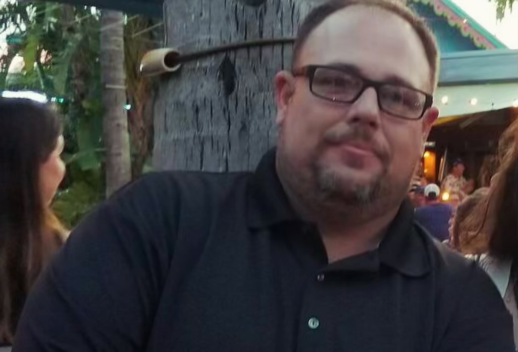 pollux079's tweet photo. I'm feeling alive and thriving at 45! After overcoming 3 plus years of health issues and transforming my lifestyle, I've gone from 380lbs to 175lbs and received a clean bill of health. I'm proud to have broken free from processed foods and sugars and embraced a plant based diet https://t.co/kNAt6kRIi2