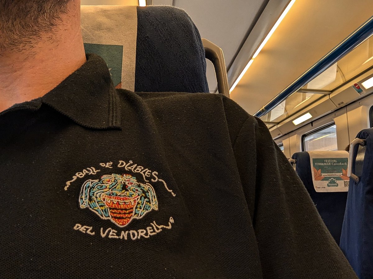 xsanjuan's tweet photo. Potser em toca treballar per #StaAnna però m'enduc El Vendrell al cor. @fmelvendrell @DiablesVendrell #FMElVendrell #DeTracaiMocador https://t.co/eWrHP0bOt2