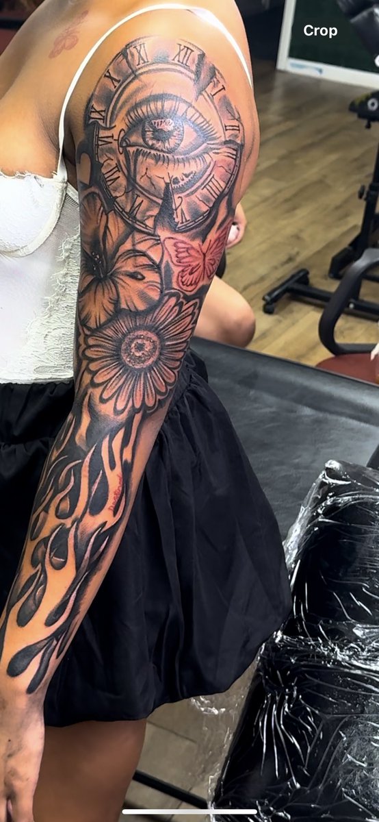 monieluvss's tweet photo. i cant get enough 😍😫!  
done by @ad1tyaaa 
#fullsleeveonuhoes https://t.co/nEH5Pli5Gz