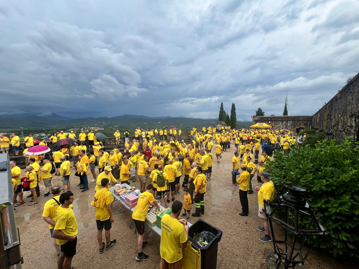 🔥✅ Des de l'Ajuntament d'#Alella donem suport a les <a href="/adfcat/">ADF</a> en la seva protesta per demanar a <a href="/interiorcat/">Interior i Seguretat Pública</a> d'intervenir en les tasques d'extinció d'incendis. El diumenge passat, l'<a href="/ADFAlella/">ADF Alella🎗</a>  va participar a la manifestació d'Hostalric.
#SomTerritori #SomADF #Maresme