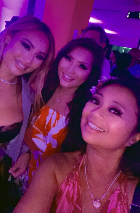 Sexy friends at @AVNMediaNetwork house party!! Lovely time!! https://t.co/CNRato3Ps8<a class="tags" href="/tag/avnmedianetwork">@avnmedianetwork</a><a href="/tag/filipinamilf"class="tags"><span>#filipinamilf</span></a>