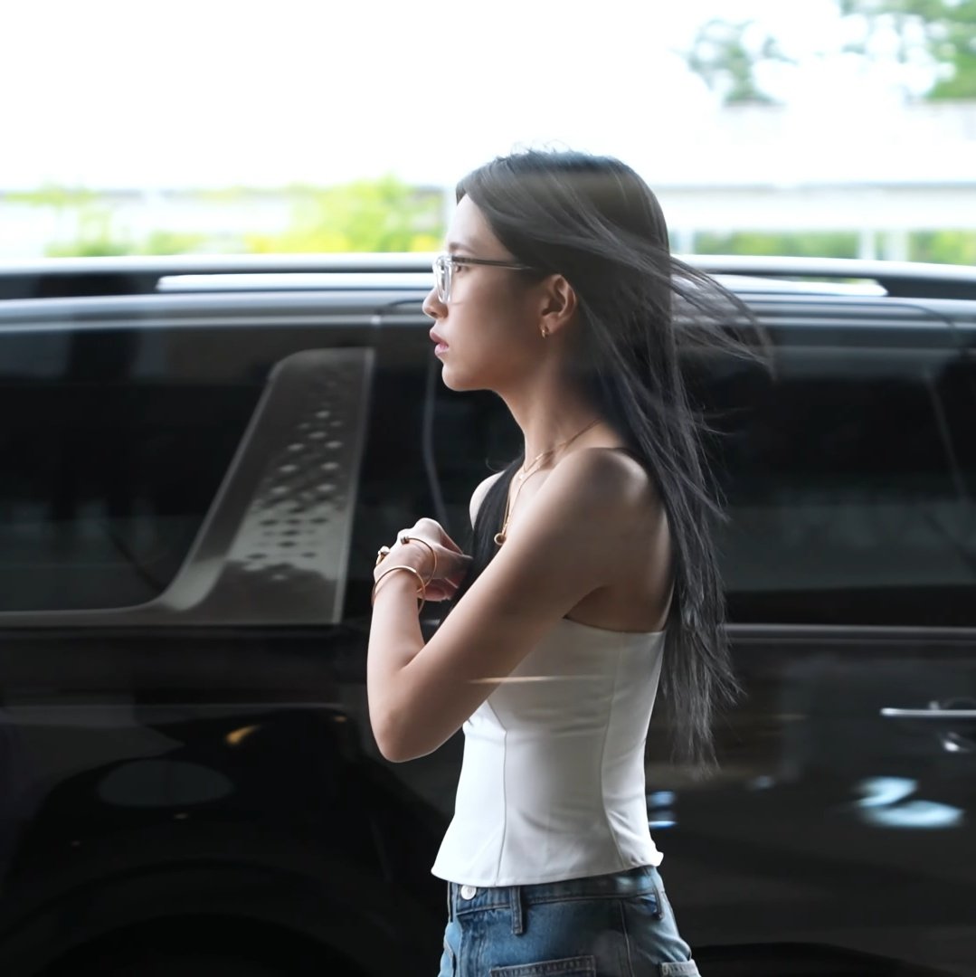 rainbowmyoi's tweet photo. admit it,you have a crush on her https://t.co/wJ8i6Jsfcl