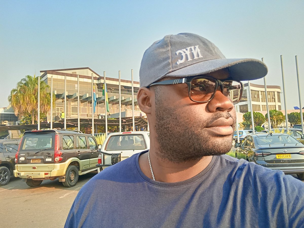GazamBetty's tweet photo. Invité au #Rwanda, j'ai atterri à #Kigali ce 26 juillet 2024. Toujours un grand plaisir pour moi de séjourner au Pays aux Mille #Collines. Je le recommande vivement. #VisitRwanda https://t.co/YzA1DmBTp6