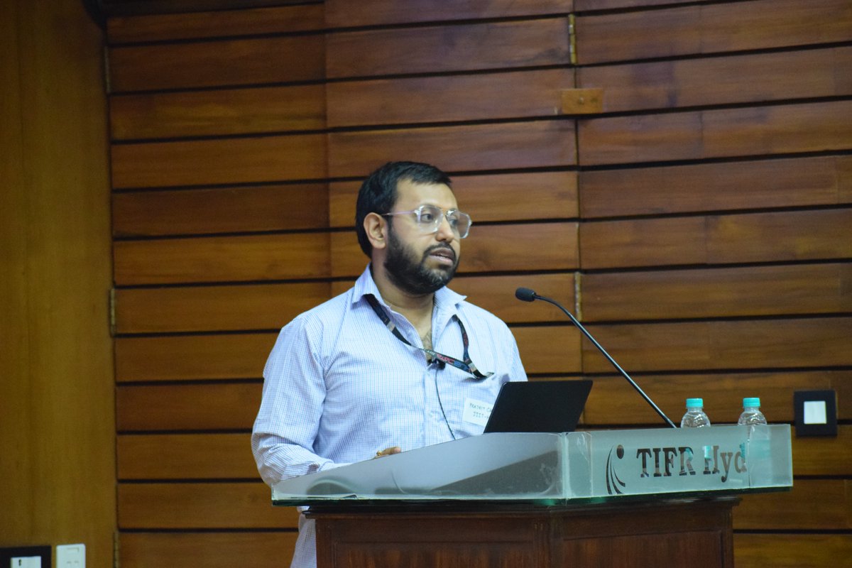 TIFRH_buzz's tweet photo. (3/n) @prathit2004 (@iiit_hyderabad) discussed his approach towards developing protein-ligand binding affinity datasets that take into account the dynamic interactions of these complexes. He uses these datasets to train ML models that could potentially aid in drug discovery. https://t.co/VI9jpXRGUw