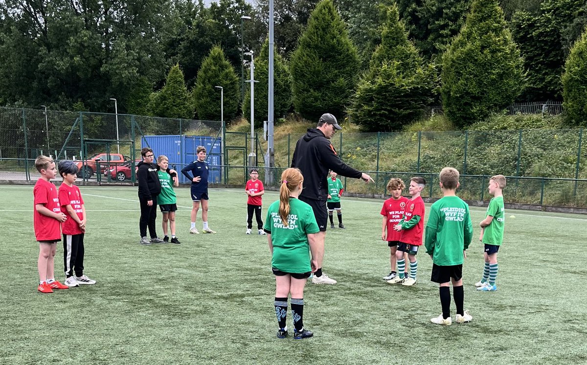 DRA_Community's tweet photo. A fun day at Abertillery working with @Aneurinleisure and @WRU_Community 
on the latest free #fit,fed,fun camp, great to see the children having a FREE swim after as well!!
Well done everyone, today we’re at another full camp at @CrumlinCC 
#wesoda #partners https://t.co/qbcjqcOMM0