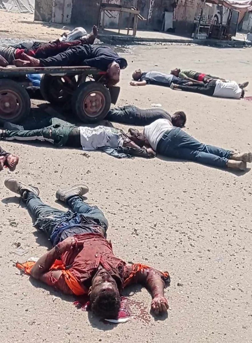 AbujomaaGaza's tweet photo. Israeli crimes in the allegedly #safe_zone of Al Mawasi of Khan Younis! https://t.co/DyV9X2TEba