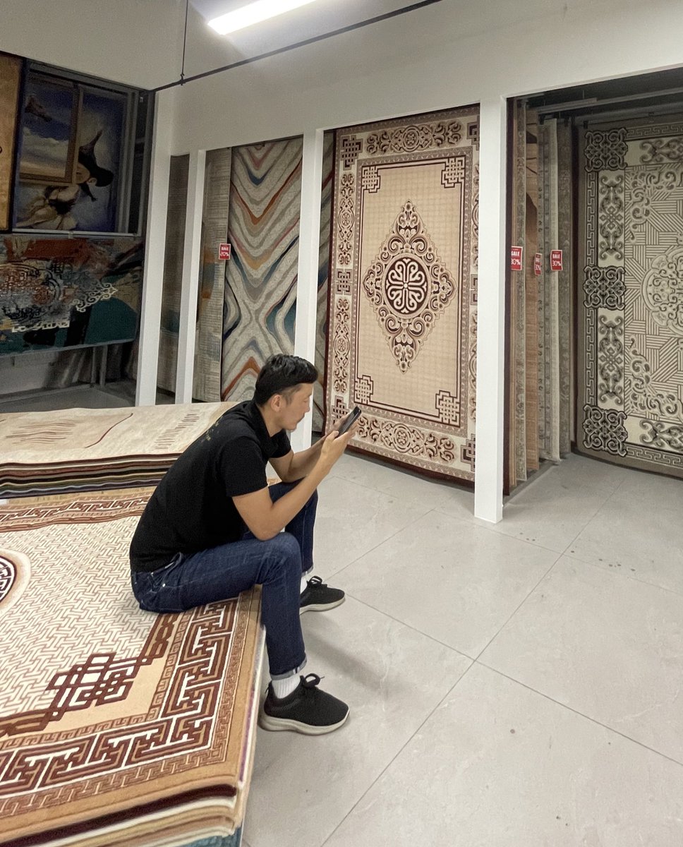 #Эрдэнэт_хивс GotoMarket салбарын худалдааны зөвлөхдөө анхаараачээ! 
Юм асуухаар дугарч цөхөөд, тувтан утасаа ухаад суугаад бхын. Өөрсдөө үзэе гд гхэр тэгж үзэхгүй, битгий гд загнаад🙄
Ганц хивс авах гэсэн биш бүр загнуулаад гарч ирэв😳
Энэ хвэрээ бвл худалдан авагч олдохгүй ээ👎🏻