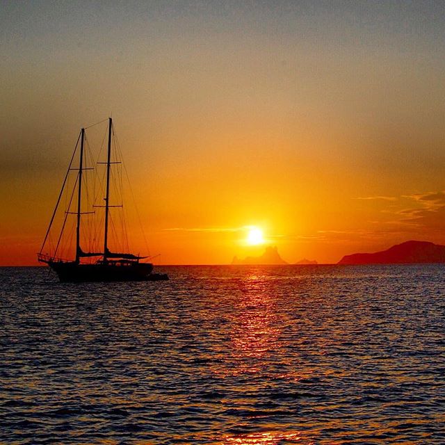 Formentera's tweet image. Momentos únicos
ferry-ibizaformentera.com/es/index.php
#Formentera #ferryTrasmapi #FastferryFormentera #FastFerryIbiza #TrasmapiFormentera #TrasmapiIbiza #FerryFormentera #FerryIbiza #FerryIbizaFormentera #Eivissa #PuertodeIbiza #PuertodeFormentera #PuertodelaSavina #PuertoIbiza #Ibiza