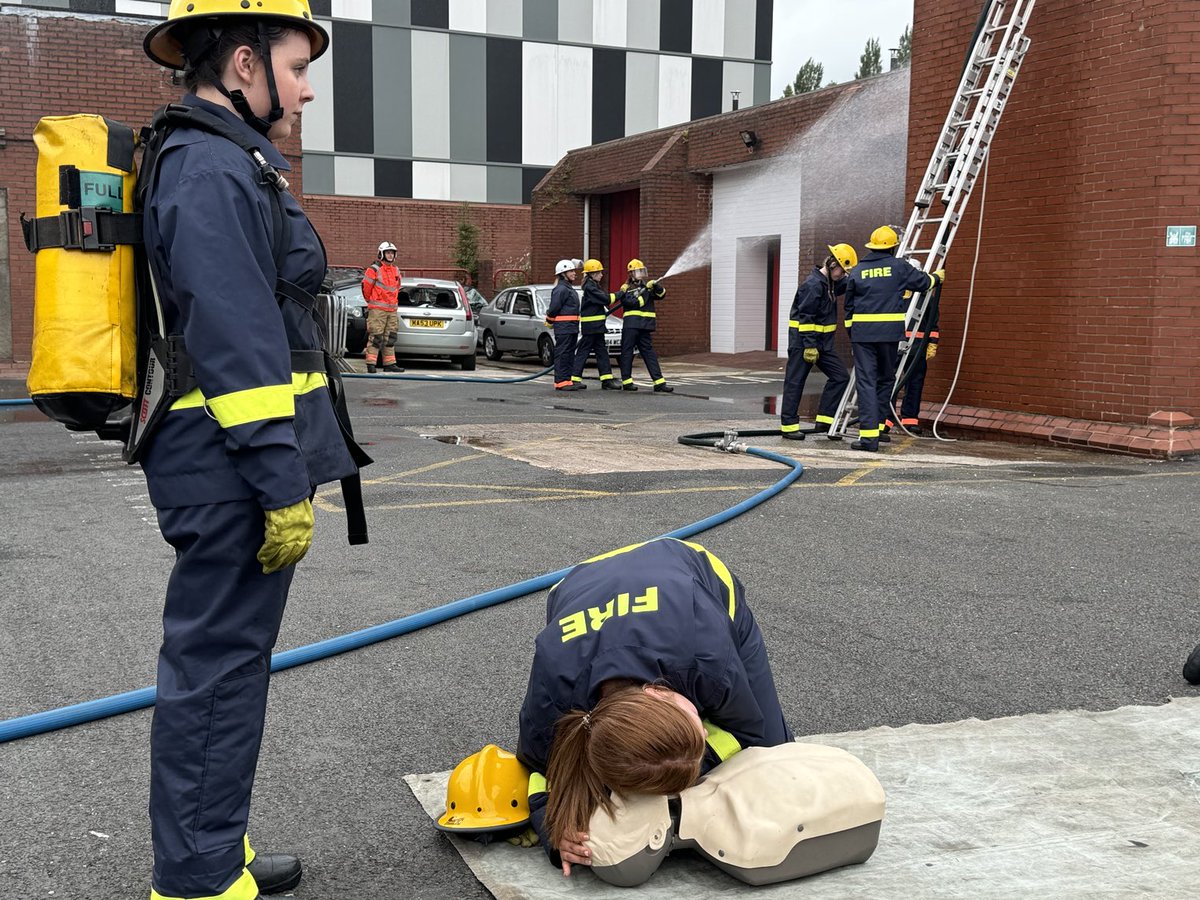 CFODaveRussel's tweet image. Fantastic ‘Passing out Parade’ at Bolton Fire Cadets last night. Very proud of all 12 Cadets and my staff who work incredibly hard to help develop young people and enable them to realise their true potential ⁦@manchesterfire⁩ 🚒