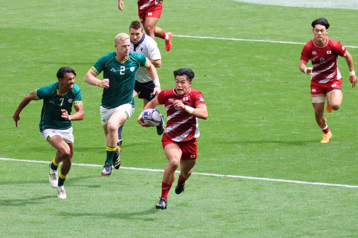 justrugby_jp's tweet photo. 【パリ五輪】2日目も男子セブンズ代表勝てず、11位〜12位決定戦へ。坂井克行氏、「ハマりかけたところで逃した」

https://t.co/eknDXWdrgt

#パリ五輪 #男子セブンズ日本代表 #rugby #ジャスラグ #JustRUGBY #TEAMJAPAN https://t.co/fQqc7Pewzr