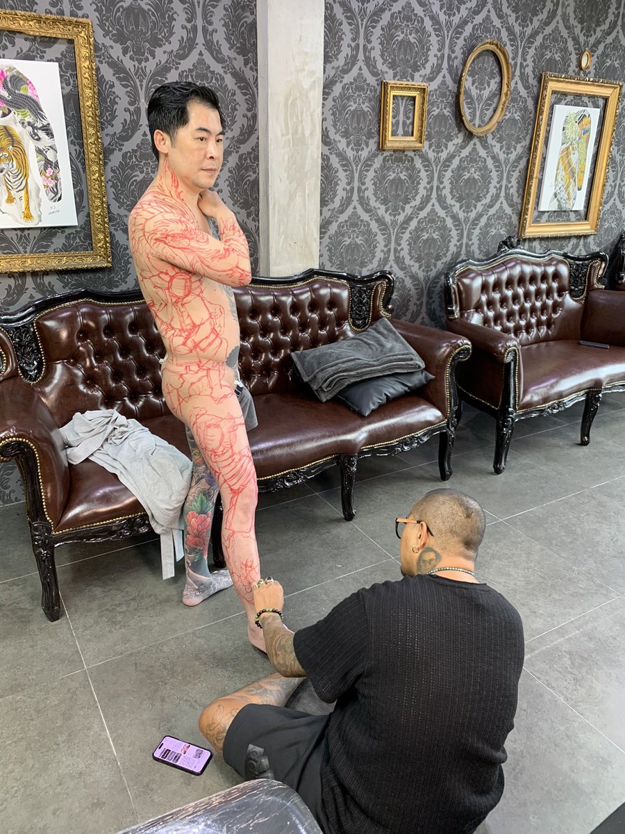 1969Tattoo's tweet photo. 📌อาจารย์ ดอกเตอร์สอนปริญญาโทที่ สแตมฟอร์ด ก็มาสักทั้งตัว
…..มันทำให้เห็นว่า รอยสักไม่ได้ทำให้ใครแย่ลง  แต่รอยสักมันคือศิลป ชั้นสูงที่ไม่ใช่ใคร จะมีก็ได้ 
✅….ใครสนใจสัก ต้องรีบจองคิวครับ

👉 1969 Tattoo Huahin  #หัวหิน  

📞  +6684-362-5853

FB : 1969 tattoo huahin https://t.co/0JrsBLfkB3