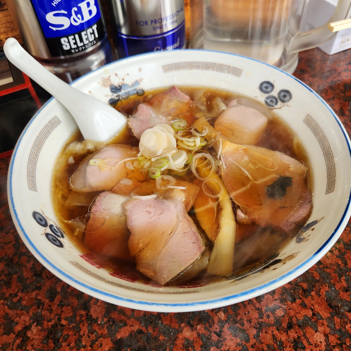 maruco059's tweet photo. 約2年ぶりの火風鼎 へ

食べるのは大好きなワンタンメン💖
ラーメンが美味しいのは
もちろんですが、丁寧な
接客にお腹も心も満たさ
れました✨

ごちそうさまでした😊

次はいつ来れるかなあ💧

#火風鼎
#白河
#福島 https://t.co/EKIxgKudMt