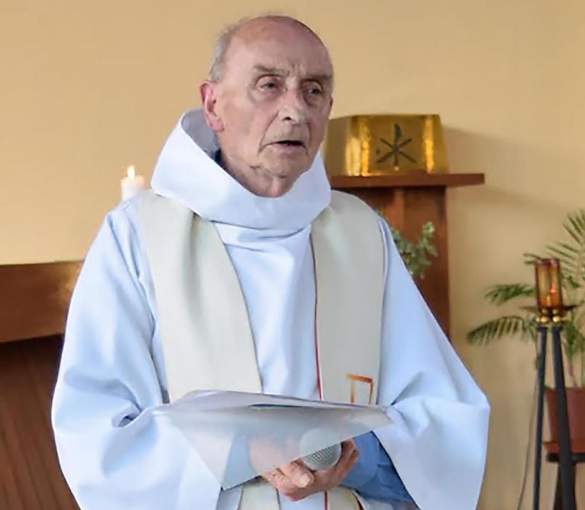 PereCedric's tweet image. Il y a 8 ans, le père J. Hamel donnait sa vie en témoignage par fidélité au Christ: c’était le 26 juillet 2016 à St Etienne du Rouvray pendant la messe. Qu’il continue d’intercéder pour ns afin que nous ayons la force d’aller jusqu’au bout pour témoigner de la vérité de Jésus !