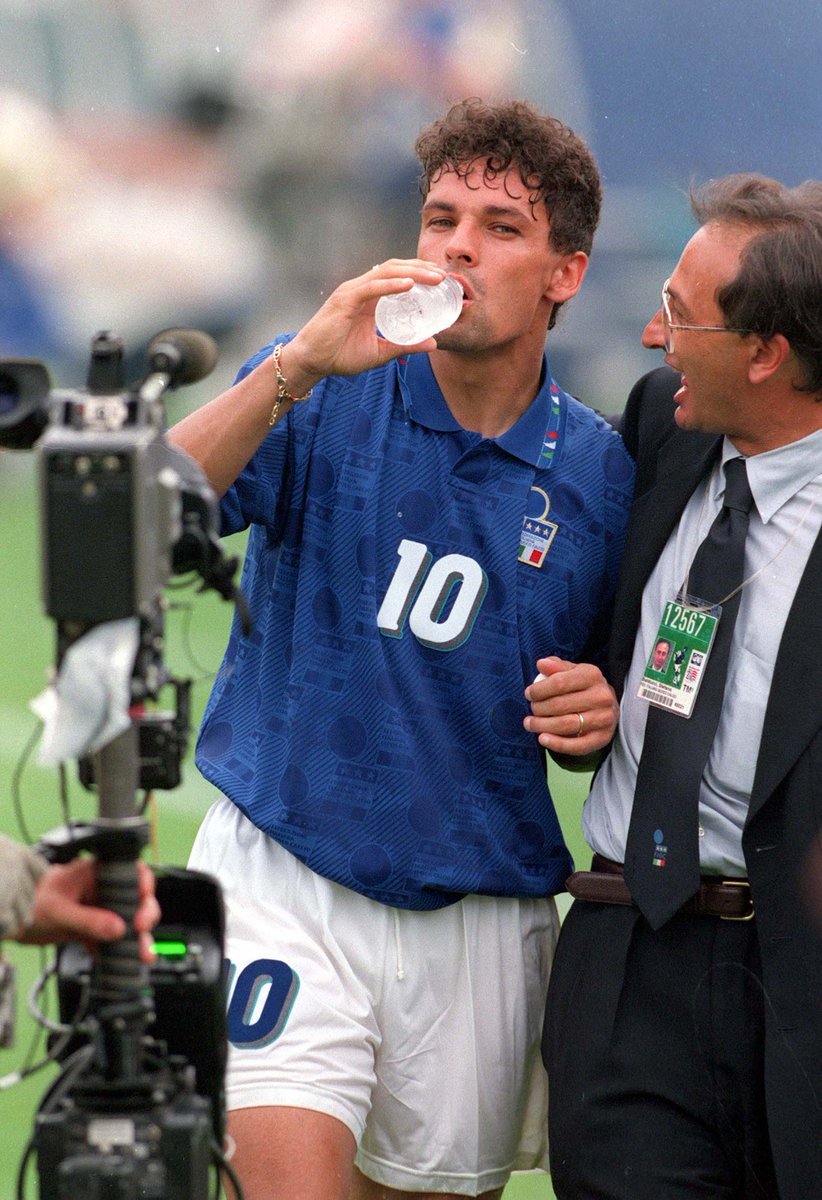 90sfootball's tweet photo. Roberto 🇮🇹 https://t.co/eEQ49nYkoW