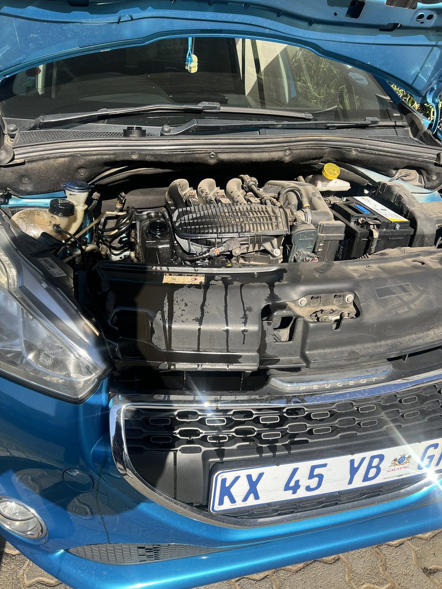 theJunebug91's tweet image. What the fuck @bp_plc ?? Filled up and put in oil yesterday and they didn’t put the oil cap back on 😡